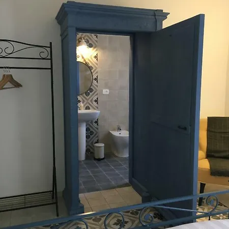 Via Mazzini Bed & Breakfast 4*