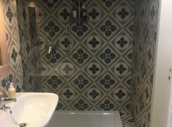 Via Mazzini Oda ve Kahvaltı 4*