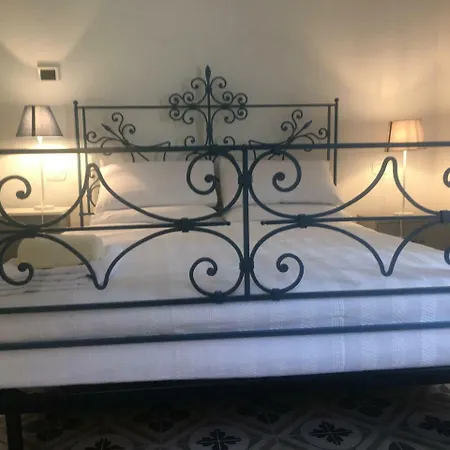 Via Mazzini Bed & Breakfast 4*