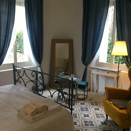 Via Mazzini Bed & Breakfast 4*